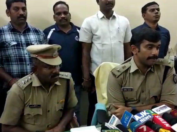 மாடியில் கல்லால் அடித்தேன்