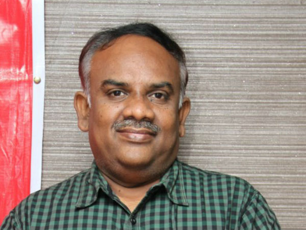 உள்ளே சில கதை