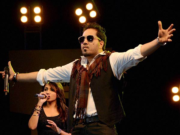 Singer Mika Singh imprisoned in UAE on harassment case Singer Mika Singh imprisoned in UAE on harassment case