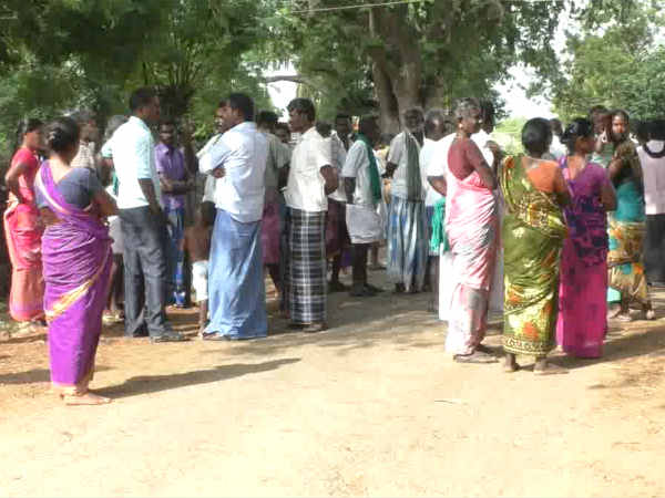 அரை நிர்வாணம்