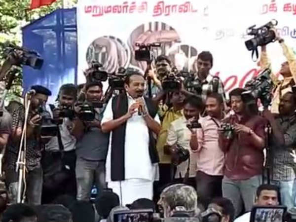 அதிமுகவினர் விடுதலை