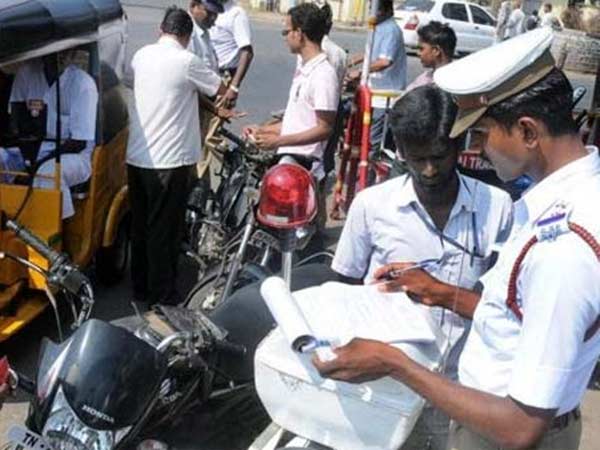 Vehicle drivers should keep their original license with them: Chennai High Court Vehicle drivers should keep their original license with them: Chennai High Court