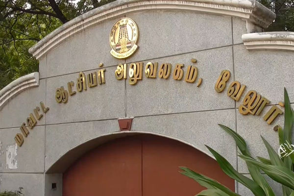 போலந்தில் பணி