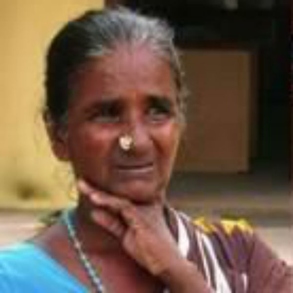 இளம்பெண்ணுக்கு வலை