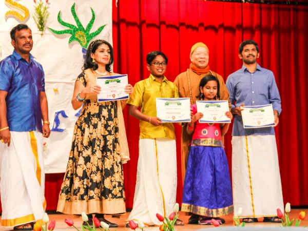 சான்றிதழ்கள் அளிப்பு