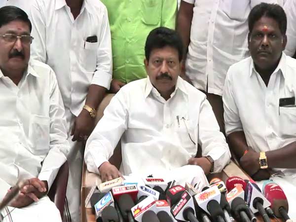 பதவி கொடுத்தவர்கள்