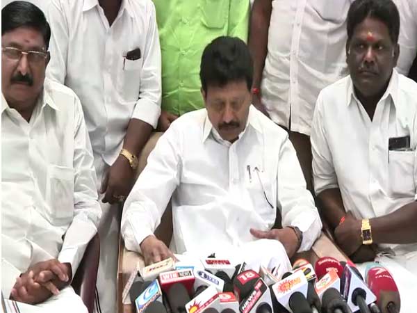 அமைச்சர்கள்
