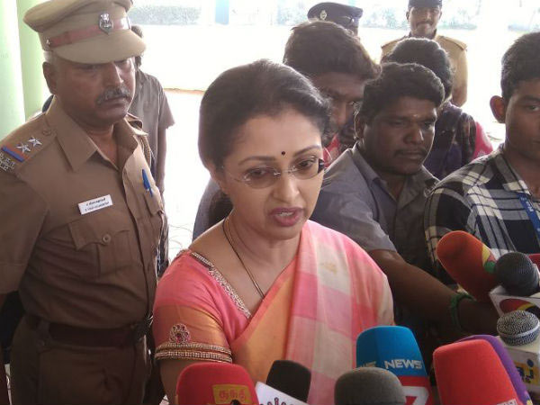 Gowthami says that we should consider other actors activities also Gowthami says that we should consider other actors activities also