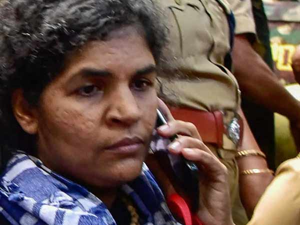  ஐயப்பனை தரிசித்து திரும்பிய கனகதுர்காவுக்கு வீட்டில் இடமில்லை.. அரசு விடுதியில் தஞ்சம்!