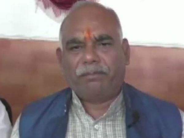 SP MLA Hariom Yadav said Akhilesh has to bow down to Mayawati SP MLA Hariom Yadav said Akhilesh has to bow down to Mayawati