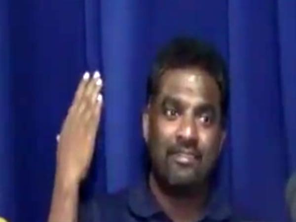 நிகழ்ச்சியில் முரளிதரன் பேச்சு