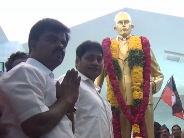 பென்னிகுவிக்கிற்கு மரியாதை
