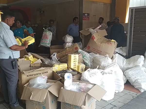 Chennai corporation team inspects a famous hotel in chennai and seized 3 ton plastic materials Chennai corporation team inspects a famous hotel in chennai and seized 3 ton plastic materials