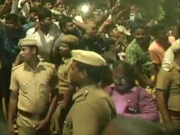 விடிய, விடிய சோதனை
