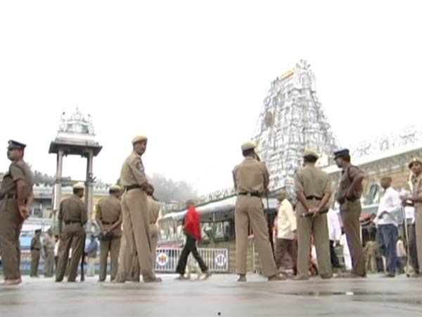 போலீசார் விசாரணை