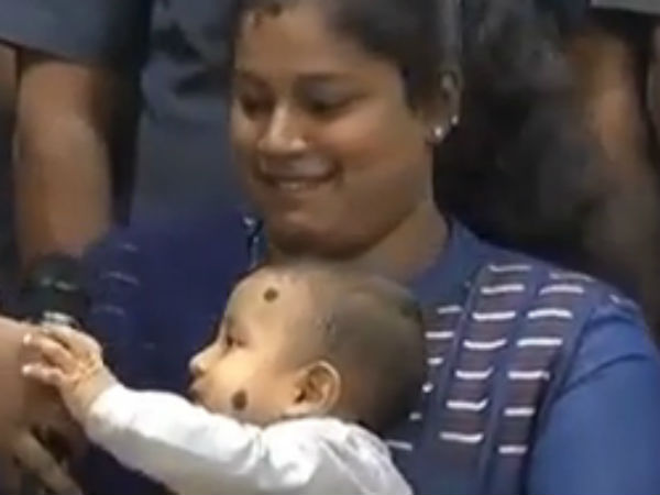 குழந்தை ஒப்படைப்பு