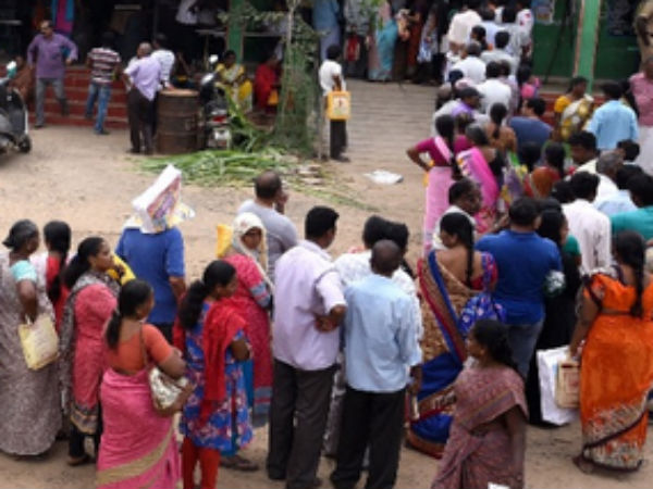 10 லட்சம் குடும்ப அட்டைதாரர்கள்