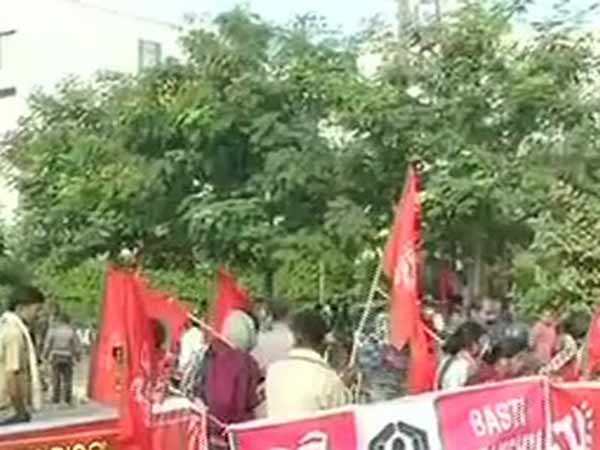 இன்றும் நடக்கிறது