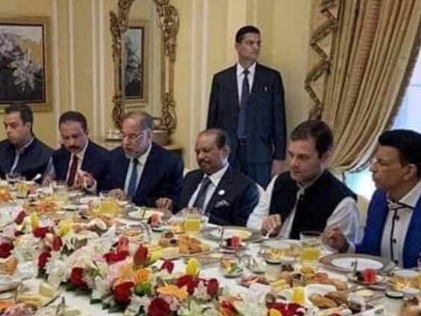 Rahul Gandhi eating food in Dubai, photo goes viral Rahul Gandhi eating food in Dubai, photo goes viral