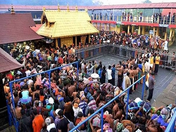 கோயிலினுள் செல்லவில்லை