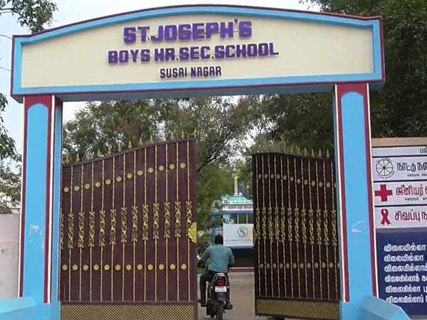 School teacher severely beats student near Arani School teacher severely beats student near Arani