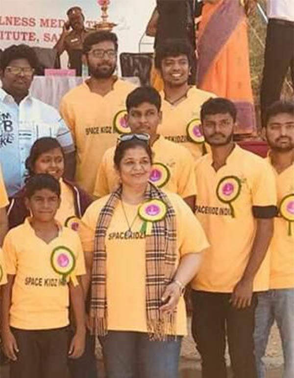 நிலவுக்கு போகணும்