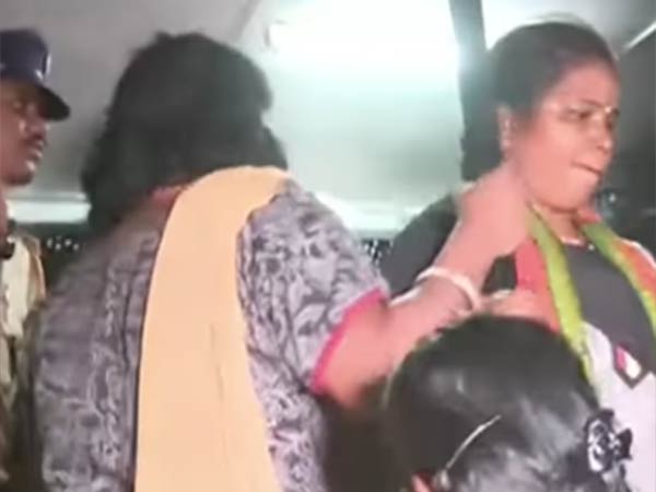 வாபர் பள்ளி வாசலுக்குள் நுழைய  பெண்கள் முயற்சி...  5 பேர் அதிரடி கைது 