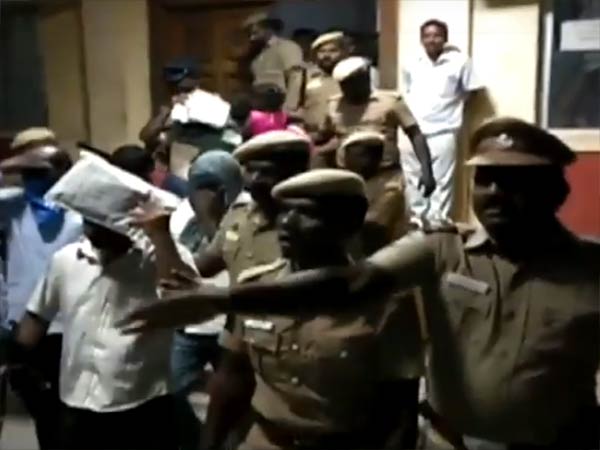 ஏராளமானோர் கைது