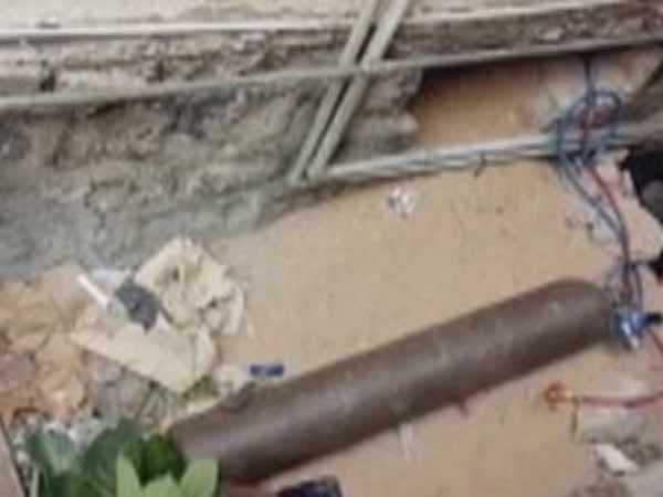 Nearly rs. 5 crore, jewels, looted by unknown persons in punjab national bank,tiruchirapalli Nearly rs. 5 crore, jewels, looted by unknown persons in punjab national bank,tiruchirapalli