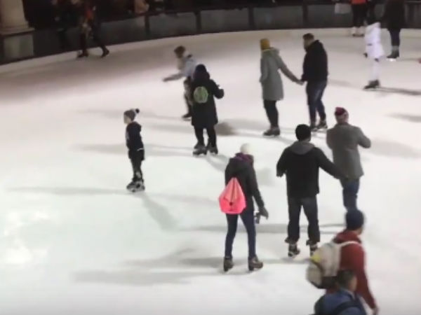 People enjoy the Ice skating in Chicago People enjoy the Ice skating in Chicago