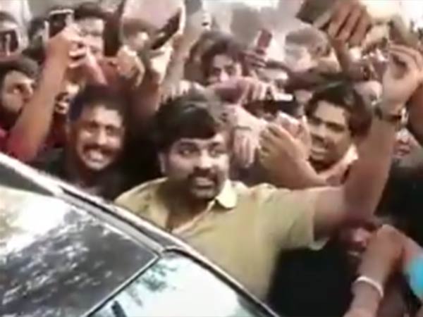 Vijay Sethupathi struck with fans at Kerala Vijay Sethupathi struck with fans at Kerala
