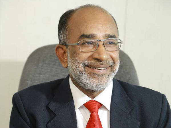 Central minister alphons kannanthanam faces backlash over selfie at martyrs funeral in kerala Central minister alphons kannanthanam faces backlash over selfie at martyrs funeral in kerala