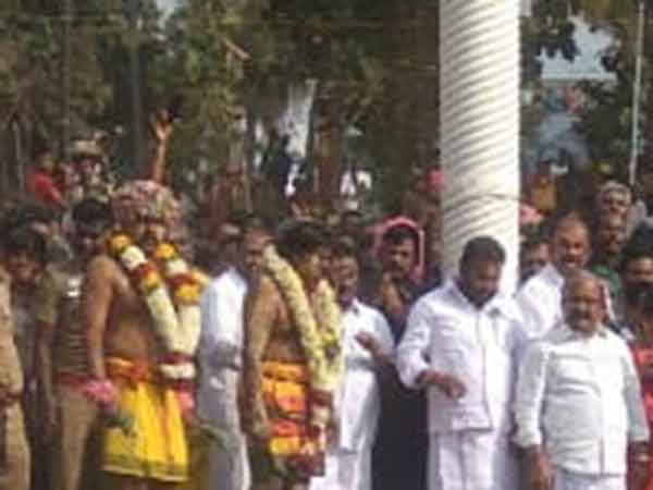 அரசியல் கட்சியினர் பங்கேற்பு