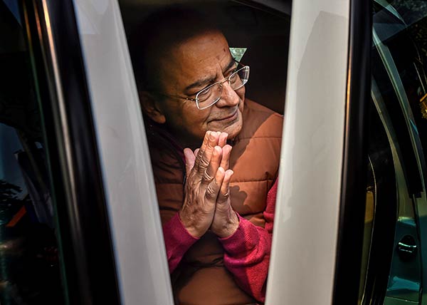 Arun Jaitley returns from US after his treatment Arun Jaitley returns from US after his treatment
