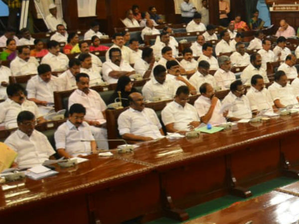 புதைவடம் அமைக்கும் பணி