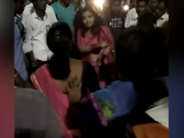 நடுவில் சிக்கிய