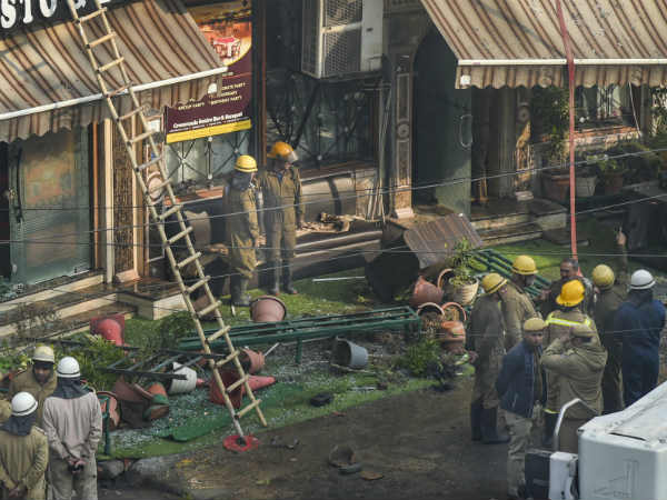 17 dead including 2 tamils in Delhi Hotel Fire accident 17 dead including 2 tamils in Delhi Hotel Fire accident