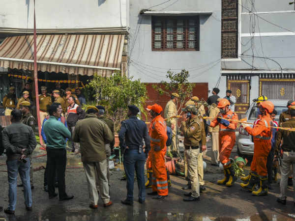 17 dead including 2 tamils in Delhi Hotel Fire accident 17 dead including 2 tamils in Delhi Hotel Fire accident