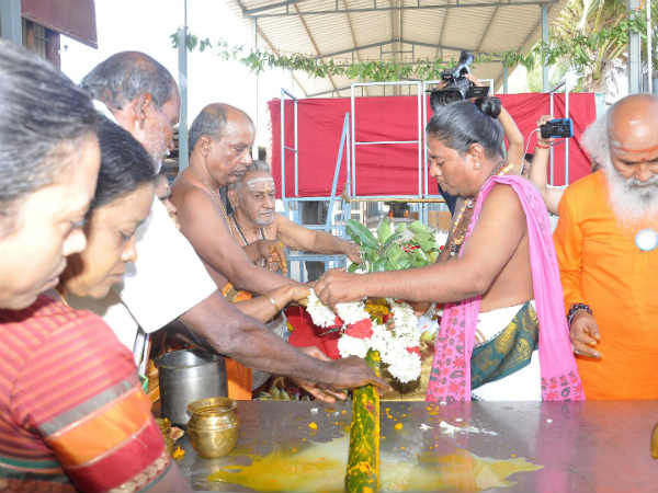 Shodasa Thirukalyana Mahotsavam at Sri Danvantri Arogya Peedam, Walajapet. Shodasa Thirukalyana Mahotsavam at Sri Danvantri Arogya Peedam, Walajapet.