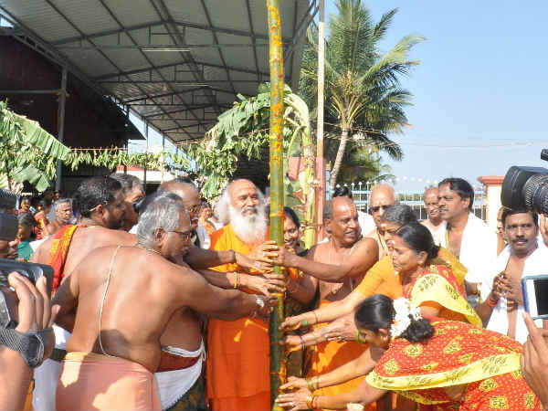 Shodasa Thirukalyana Mahotsavam at Sri Danvantri Arogya Peedam, Walajapet. Shodasa Thirukalyana Mahotsavam at Sri Danvantri Arogya Peedam, Walajapet.