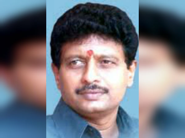 டெல்லியில் முகாம்