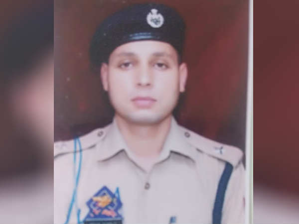 DSP, Army Jawan Among 5 Killed in Kulgam Encounter; Three Jaish Militants also killed DSP, Army Jawan Among 5 Killed in Kulgam Encounter; Three Jaish Militants also killed
