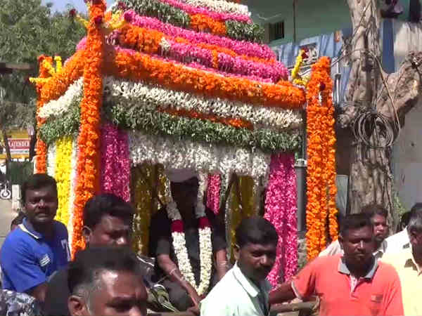 flyover bridge work incomplete people protest flyover bridge work incomplete people protest