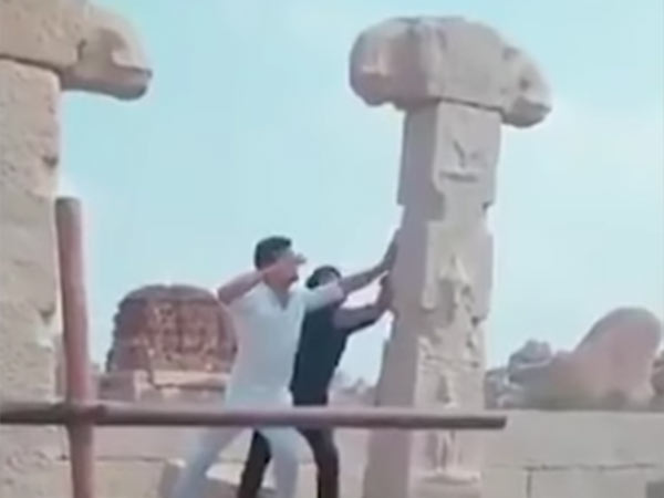சமூக வலைதளங்களில் வைரல்