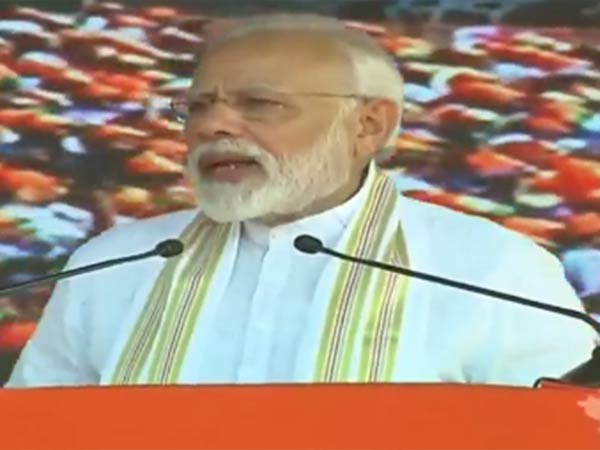 பொதுக்கூட்டத்தில் மோடி