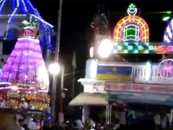 மத வேறுபாடு இல்லை