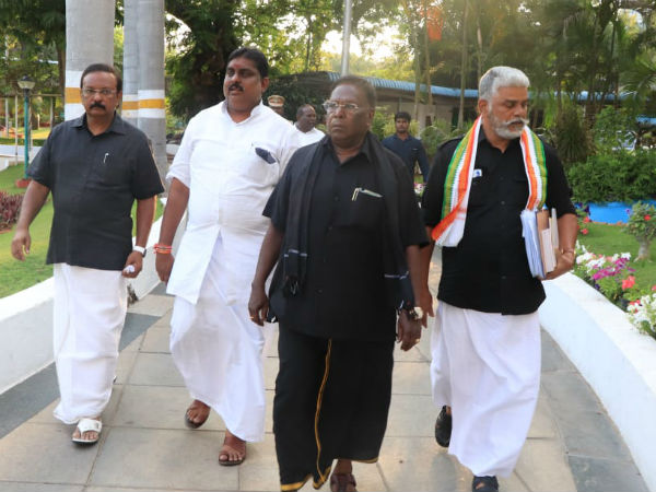 காக்கை ஆசனம்