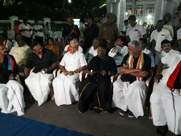 CM Narayanaswamy Dharna.. Refuses to accept Governors letter CM Narayanaswamy Dharna.. Refuses to accept Governors letter