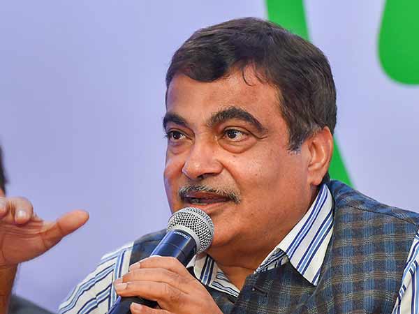 நிதின் கட்கரி பிரதமர்