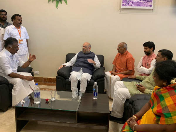 A video of Amit Shah and OPS goes viral A video of Amit Shah and OPS goes viral